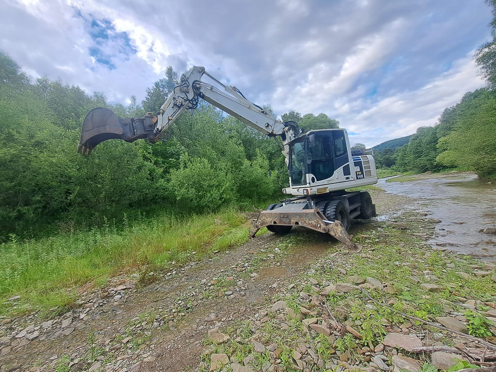 Komatsu PW 148-8 kolesové rýpadlo
