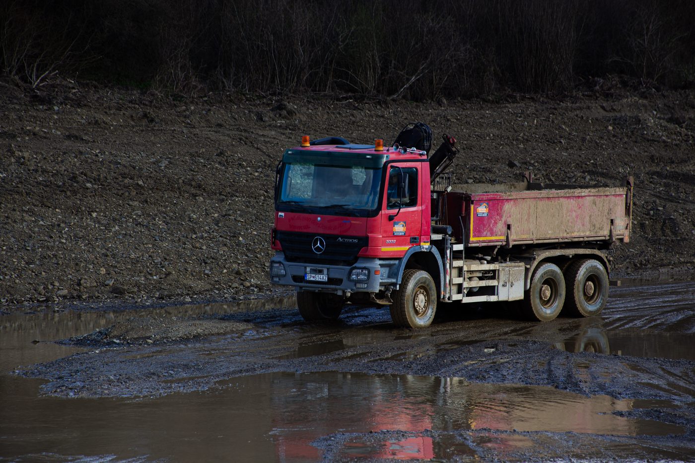 Mercedes Actros 6×6 s hydraulickou rukou